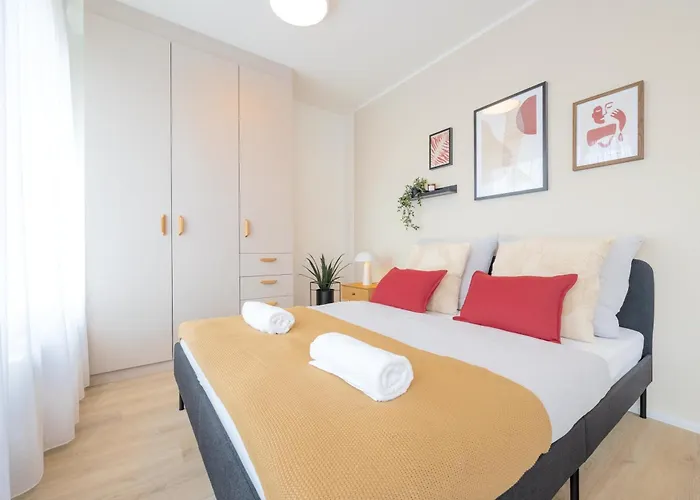 شقة Bright 2br - 4th Floor, Balcony, Free Parking By Gravity براغ
