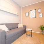 Bright 2br - 4th Floor, Balcony, Free Parking By Gravity