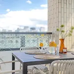 Bright 2br - 4th Floor, Balcony, Free Parking By Gravity * Praha