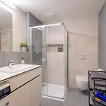 Apartmán Bright 2br - 4th Floor, Balcony, Free Parking By Gravity