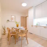 Bright 2br - 4th Floor, Balcony, Free Parking By Gravity Apartmán *