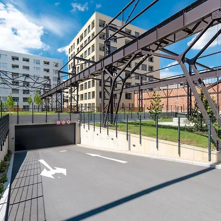 Bright 2br - 4th Floor, Balcony, Free Parking By Gravity Apartment