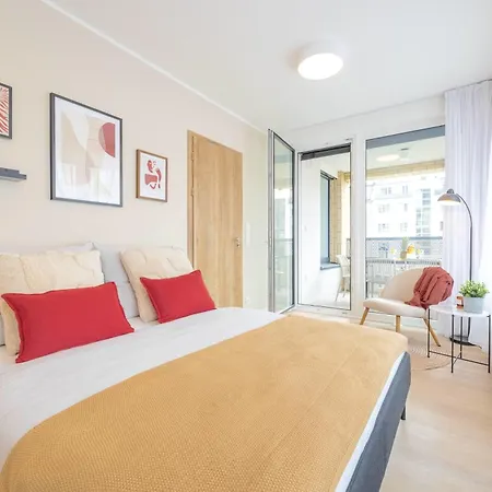 Bright 2br - 4th Floor, Balcony, Free Parking By Gravity Apartamento