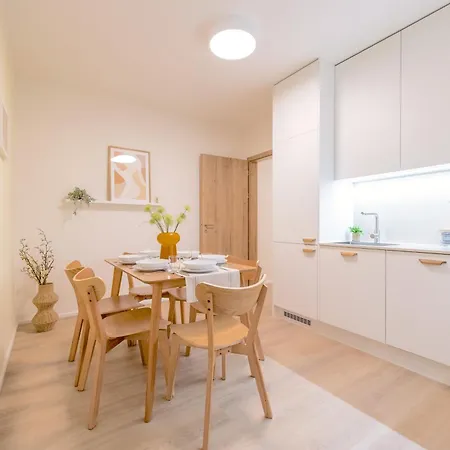 Bright 2br - 4th Floor, Balcony, Free Parking By Gravity Apartmán *