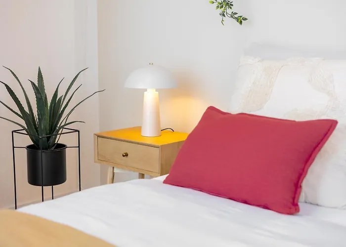 Apartmán Bright 2br - 4th Floor, Balcony, Free Parking By Gravity